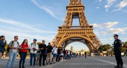 visit eiffel tower early